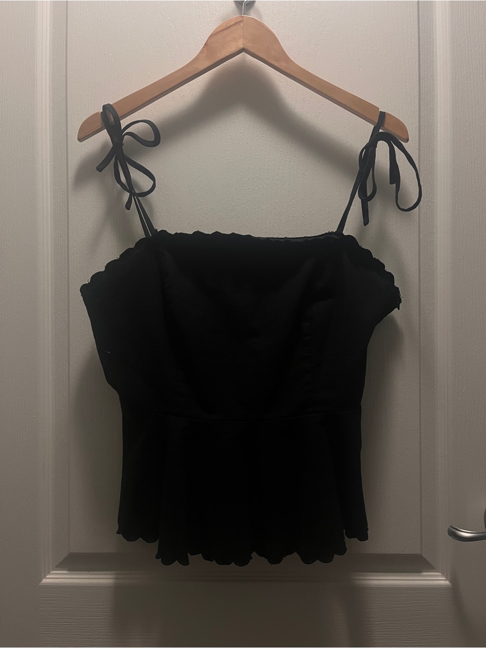 Gilli Black Tie-Shoulder Peplum Camisole